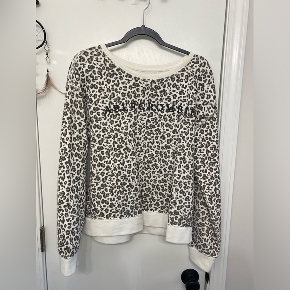 Cheetah abercrombie and fitch sweatshirt. Size medium. - Picture 1 of 3